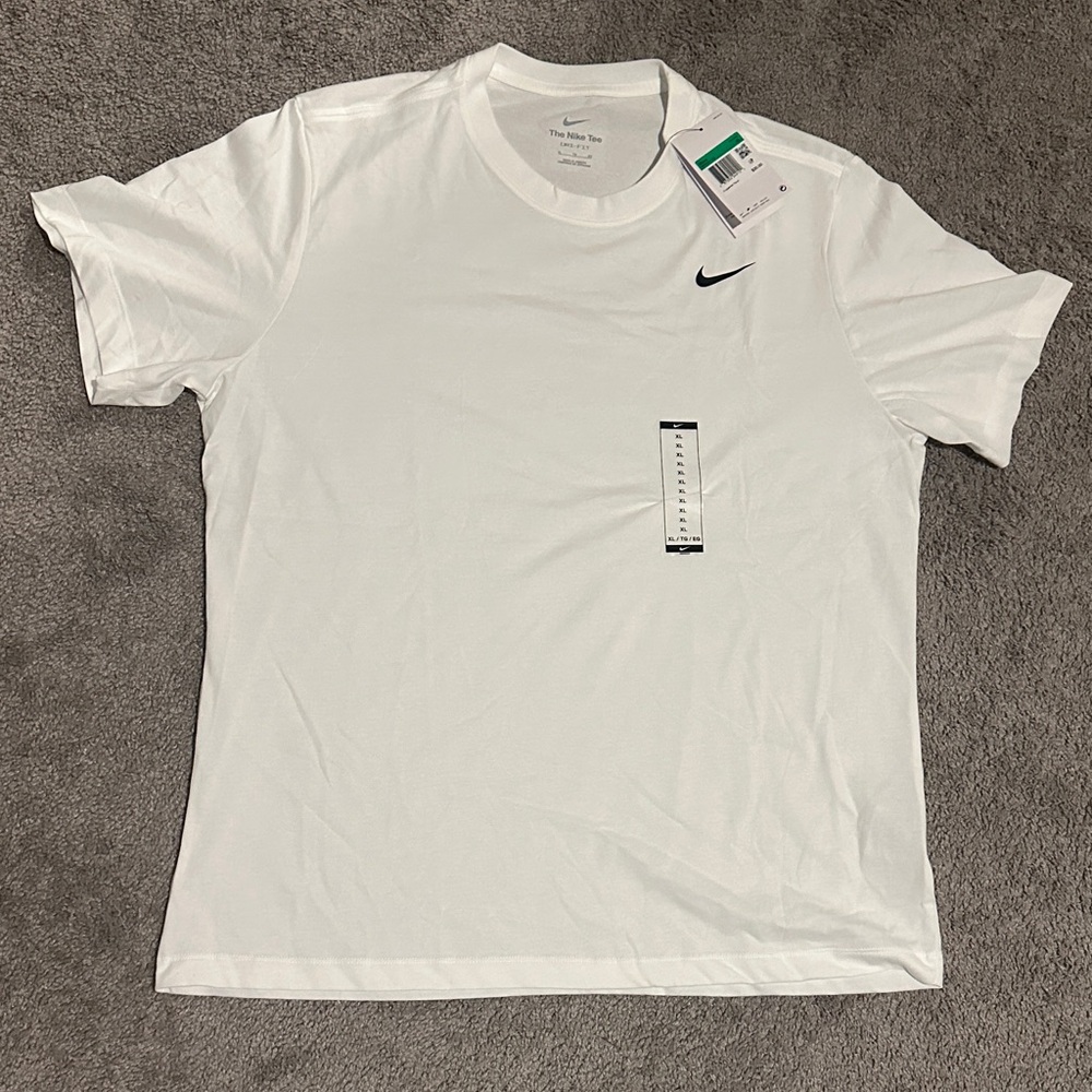 Nike | Men's Classic White Short Sleeve Tee | Size XL